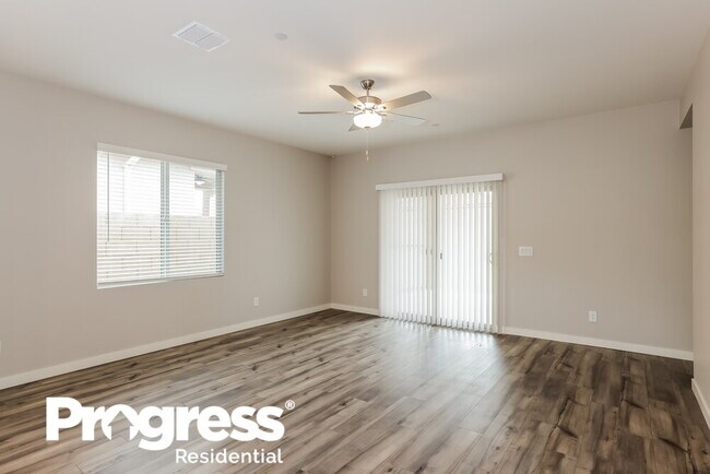Building Photo - 11521 W Camden Dr