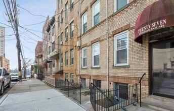 Building Photo - 27 66th St