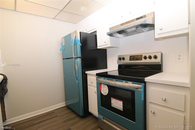 Foto del edificio - 1 br, 1 bath Condo - 151 SW 135th Ter Apt ...