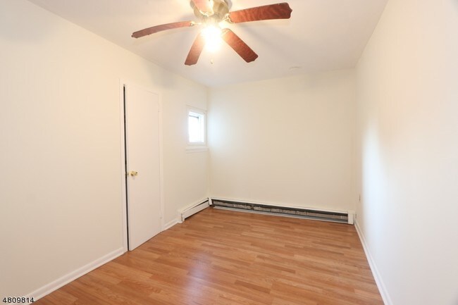 Foto del edificio - 326 S Main St