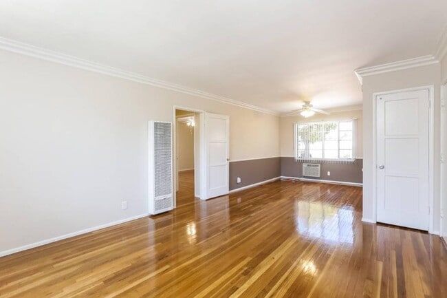 Building Photo - 2.0 bedroom in Pasadena California 91106