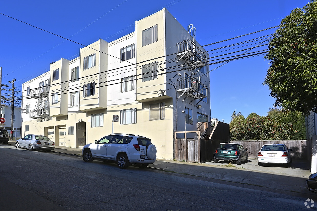 Building Photo - 501 Douglass St