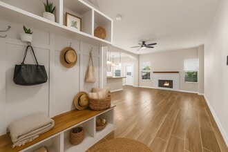 Building Photo - 6022 Yorktown Meadow Ln