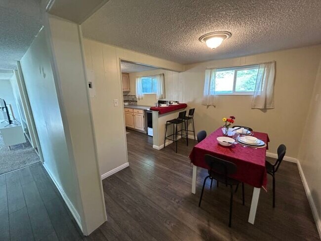 Dining Area - 1766 E S Woodside Dr