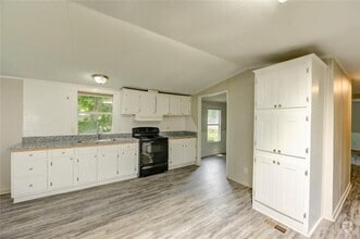 Building Photo - 13265 Pecan Tree Dr