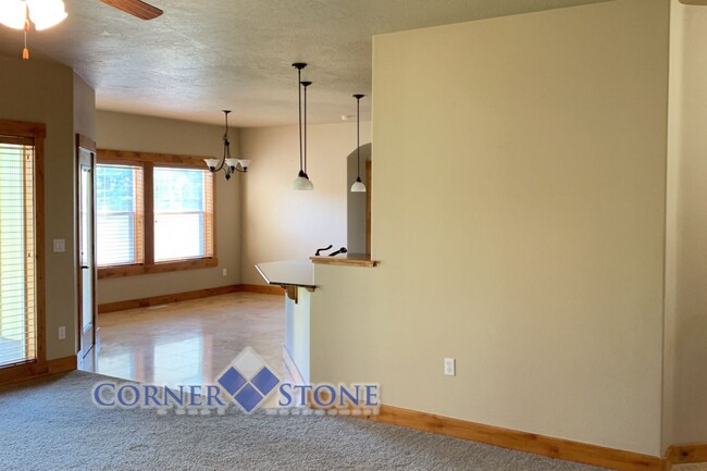 Building Photo - Stunning Home in Solitude Place with Bonus...