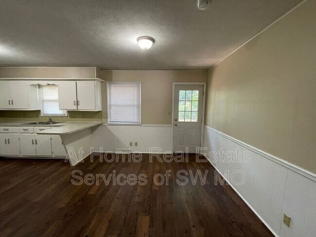 Foto del edificio - 331 E Wayland St