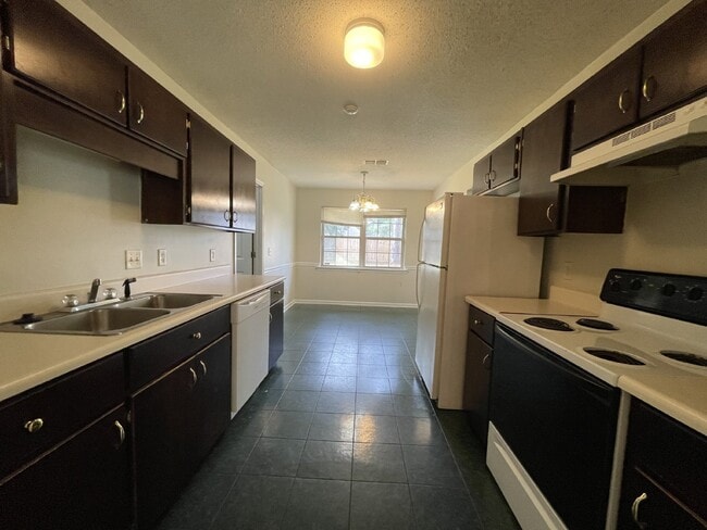 Building Photo - House for Rent