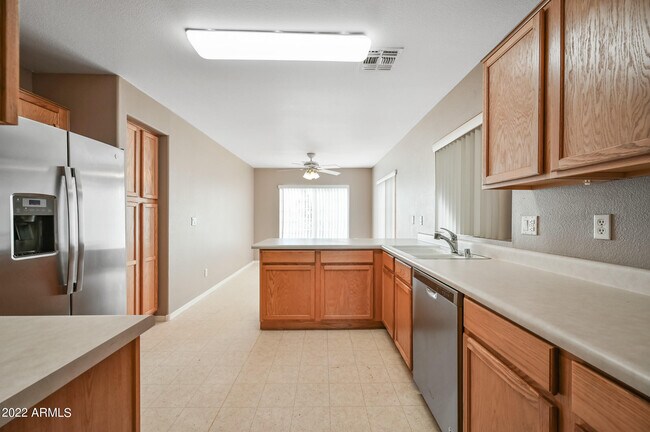 Foto del edificio - 858 E Monterey St