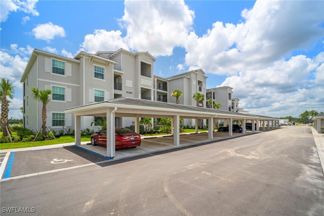 Foto principal - 15285 Grn Acrs Ave