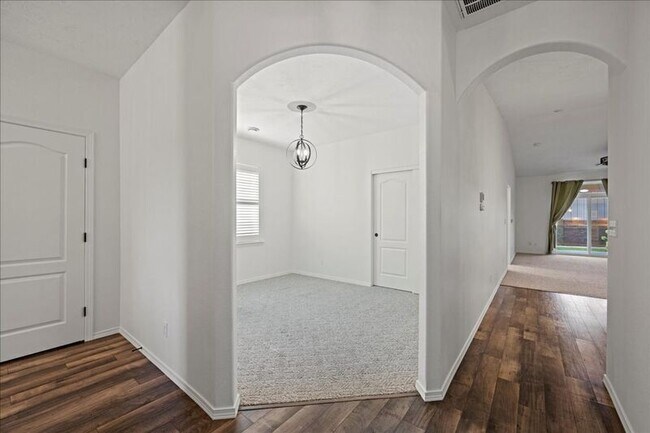 Foto del edificio - 9312 Majestia Ln