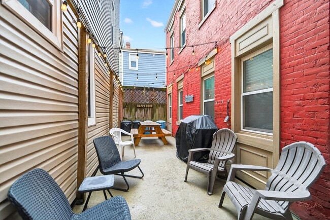 Building Photo - 2714 Jane St