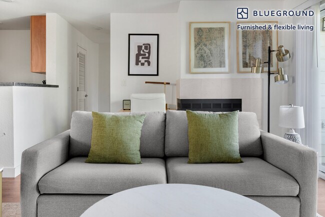 Foto del edificio - 590 Mill Creek Ln