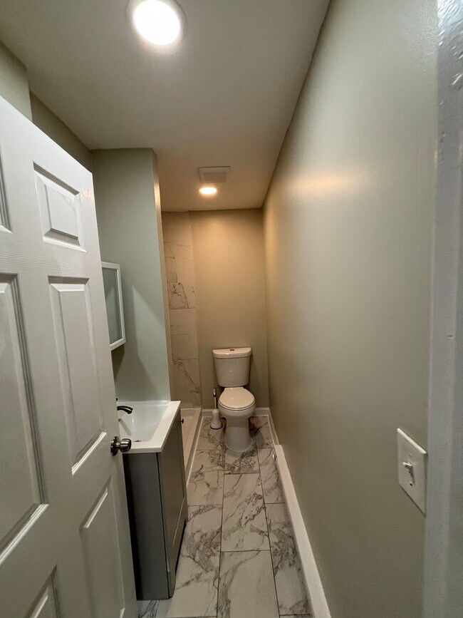 Foto del edificio - 109 E Main St