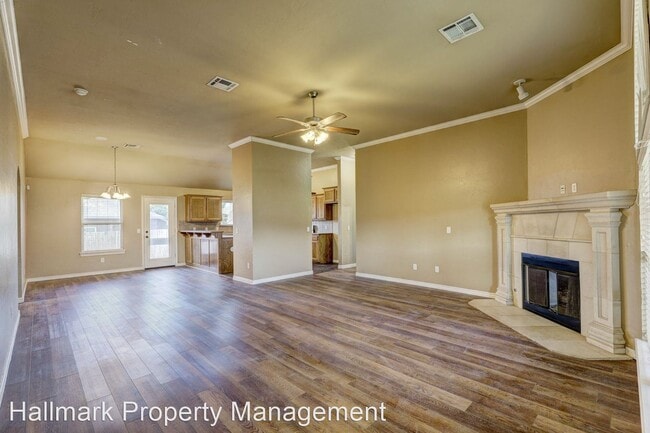 Building Photo - 4 br, 2 bath House - 9332 Pear Street
