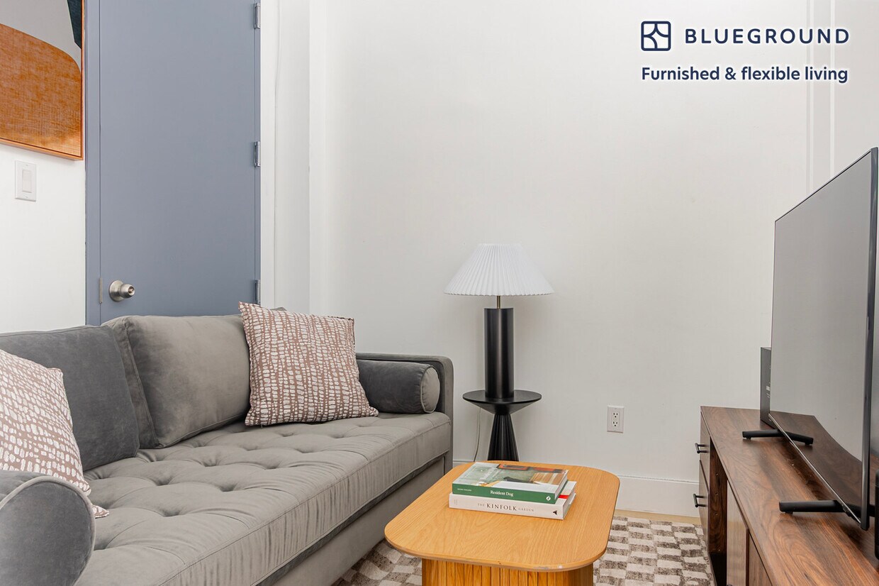 Foto principal - 161 W 54th St