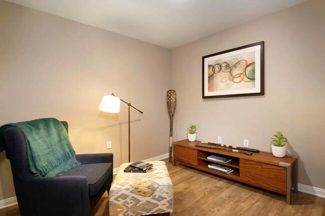 Building Photo - 641 Carriagehouse Lane Apt #CL-1216, Garla...