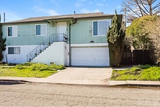 Building Photo - 331 San Marino Ave
