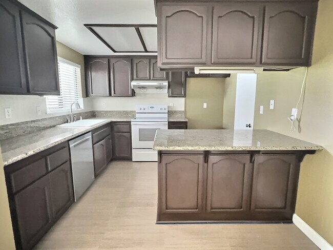 Kitchen - 23085 Paseo de Terrado