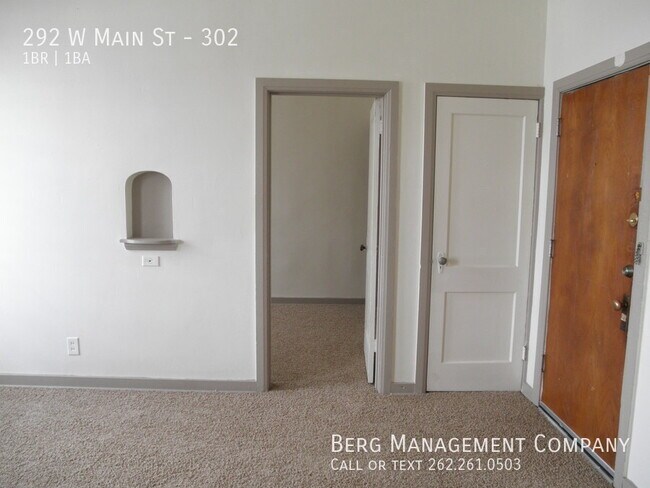 Foto del edificio - 292 W Main St