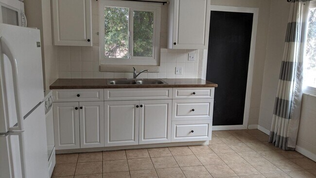 Foto del edificio - 673 Santa Rosa St