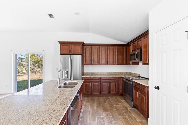 Building Photo - 4 Bedroom SFH in Palm Coast