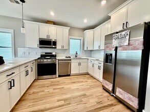 Building Photo - 14 Terhune Ave