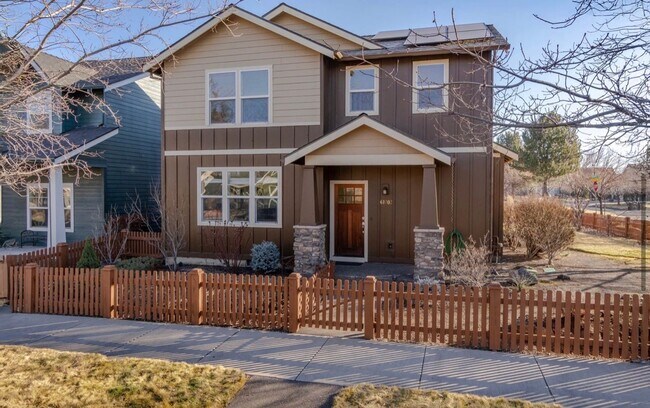 Foto del edificio - Welcome Home to Comfortable Bend Living