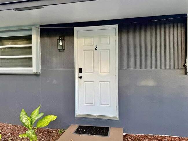 Building Photo - 827 SW 29th St