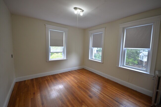 Building Photo - 9A Egremont Rd