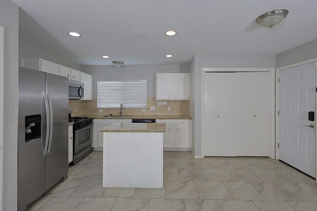 Foto del edificio - 6315 Settlers Square Ln