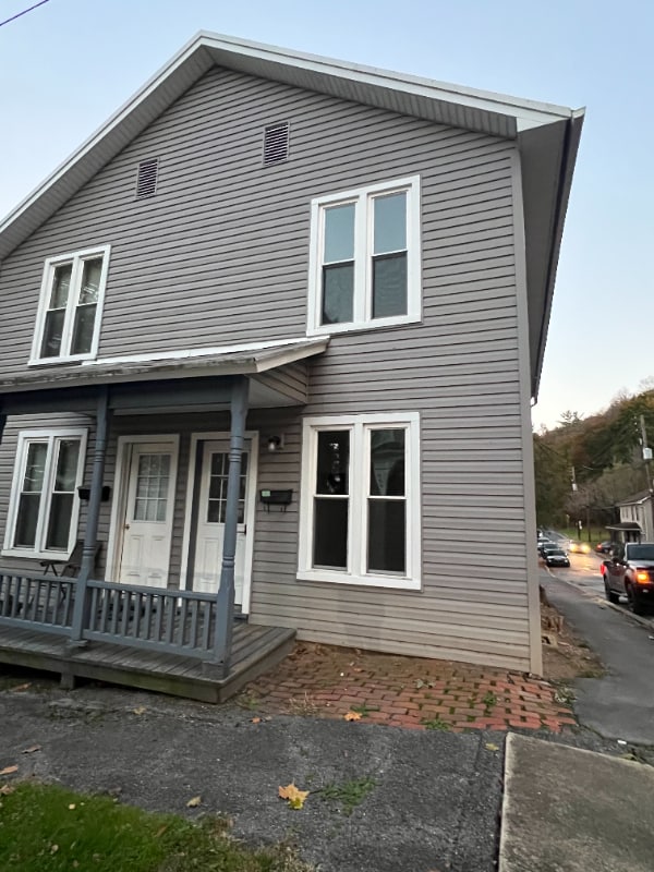 Primary Photo - 531 Walnut St