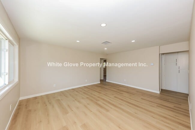 Building Photo - Remodeled La Habra Home