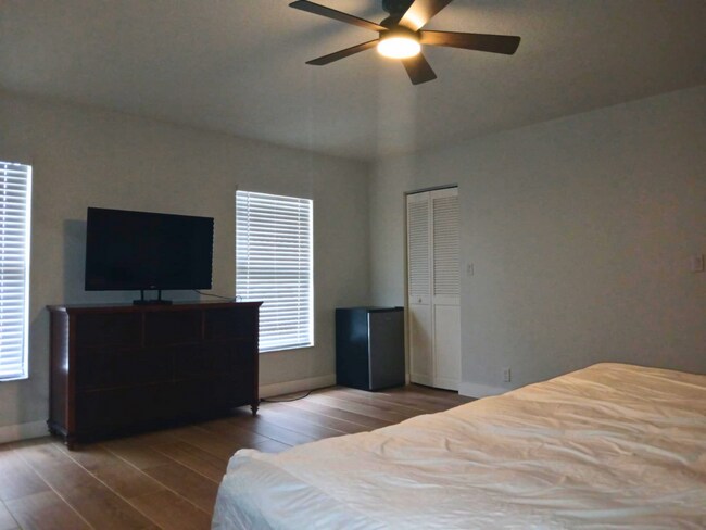 Foto del edificio - 5302 Glen Harwell Rd