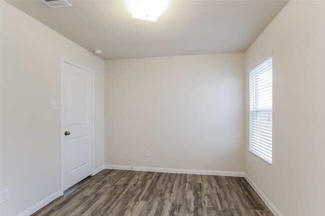 Building Photo - 24122 Ravenna Oaks Ct