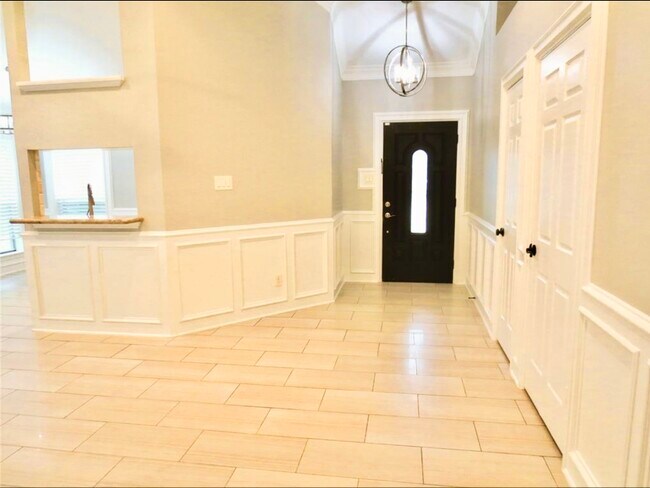 Foto del edificio - 8214 Split Oak Dr