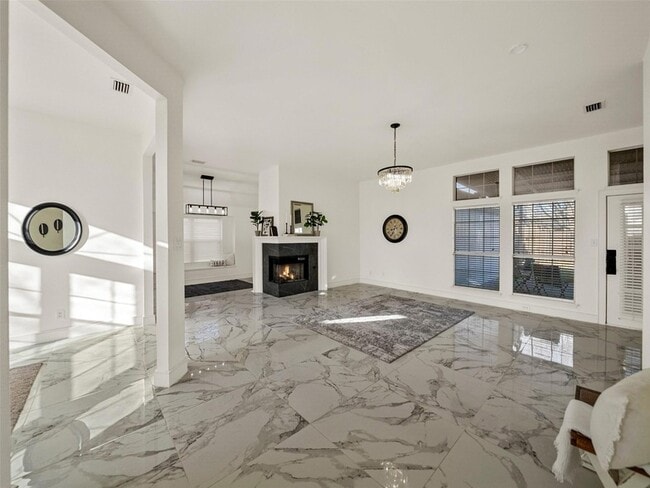 Photo - 4818 Mize Ct House