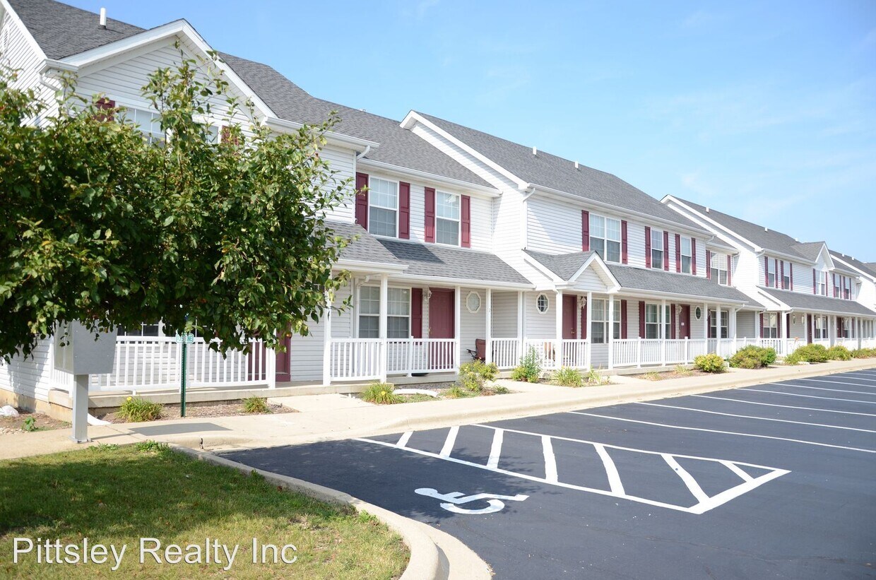 Primary Photo - 4 br, 2.5 bath Apartment - 857 Fotis Drive