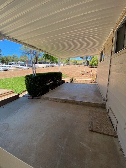 Building Photo - 10707 Oak Creek Dr