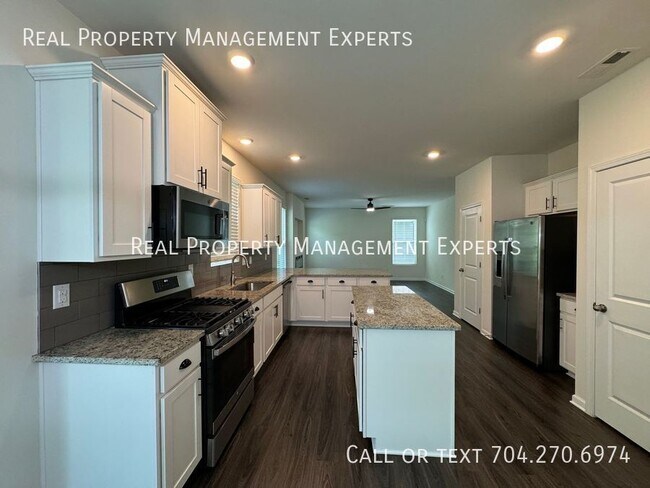 Foto del edificio - 3227 Selwyn Landing Dr
