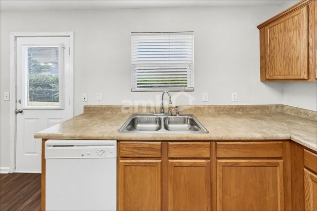 Building Photo - 1316 Roxbury Ct