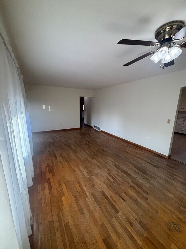 Foto del edificio - 2 bed 1 bath home for rent