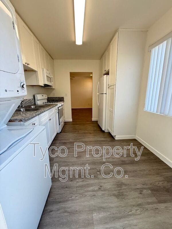 Building Photo - 787 18th St