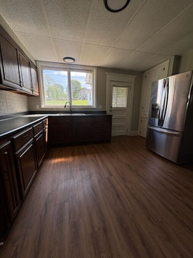 Foto del edificio - 515 Wallis Ave