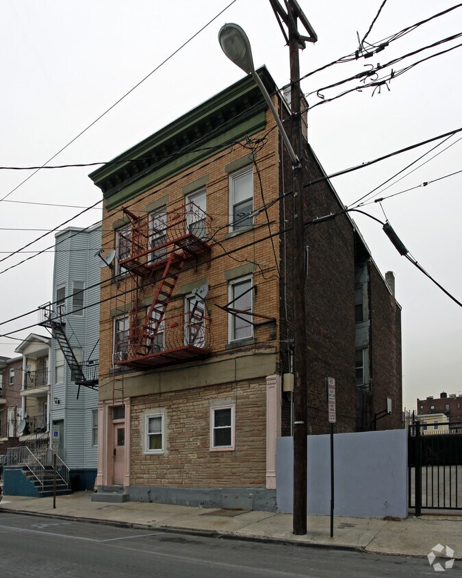 Foto del edificio - 706 27th St