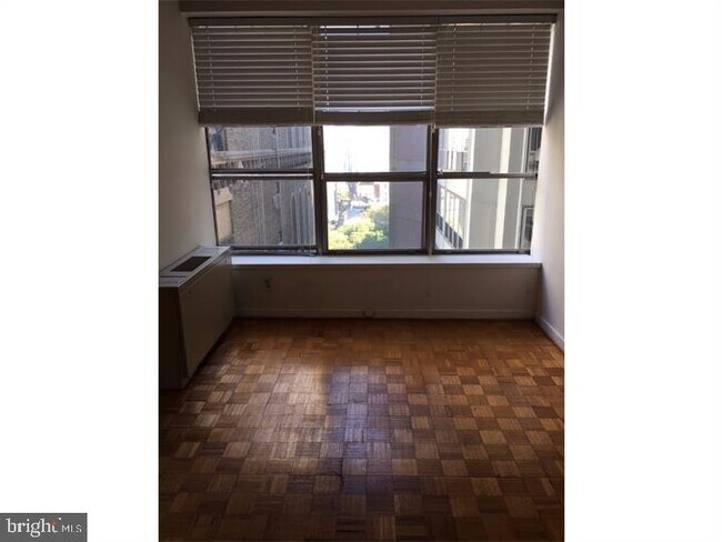 Building Photo - 224-30 W Rittenhouse Square