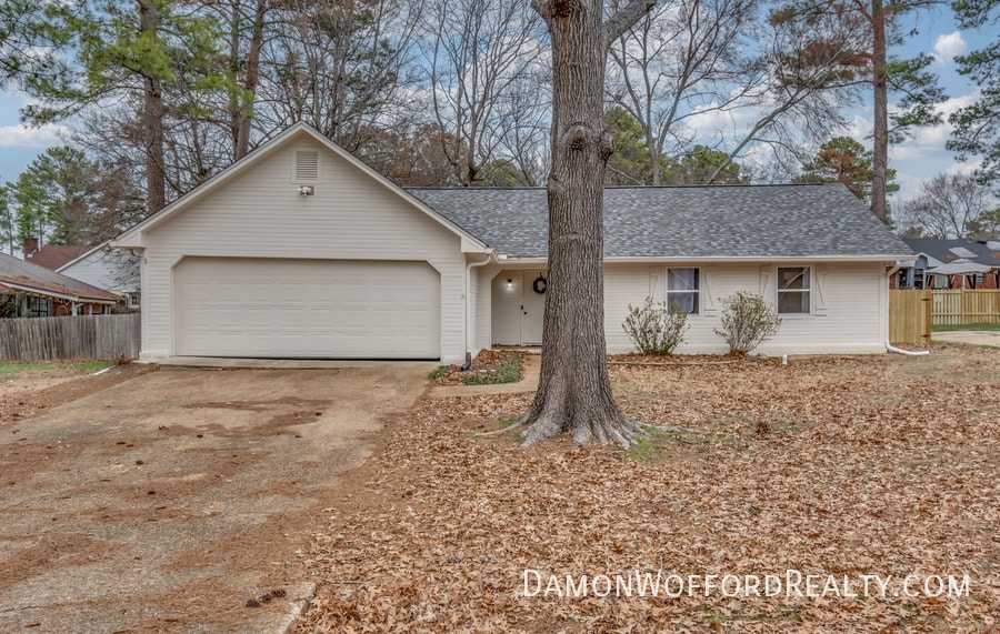 Photo - 103 Live Oak Lane -