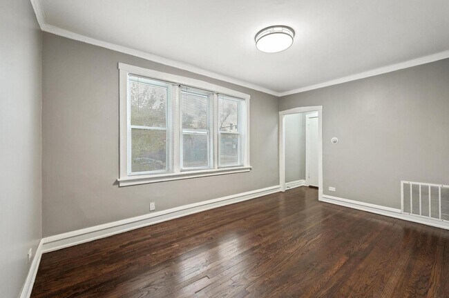 Foto del edificio - 3752 W Division St