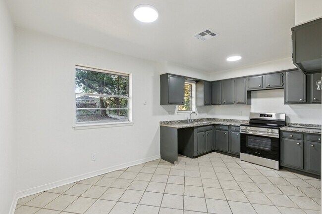 Foto del edificio - 1605 E Park Pl