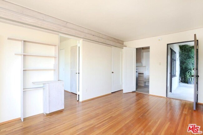 Foto del edificio - 1830 1/4 Lucile Ave